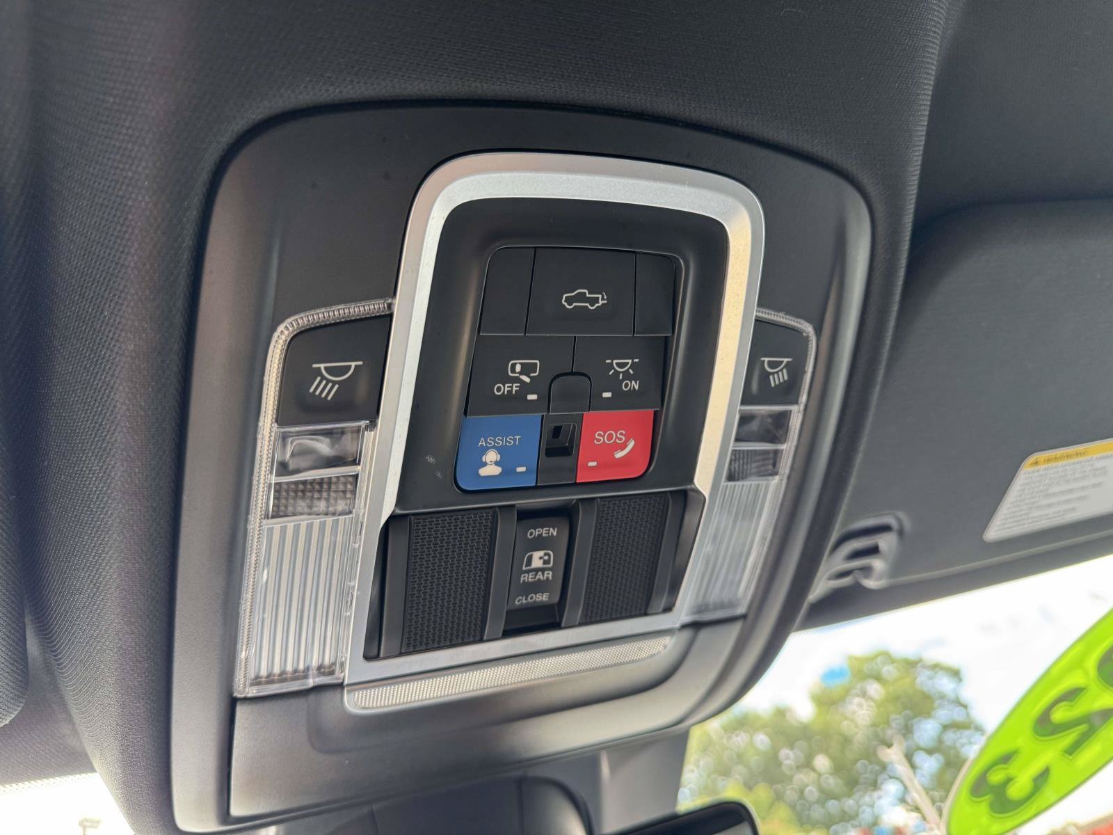 Used 2023 RAM 1500 Laramie AWD/4WD image 28