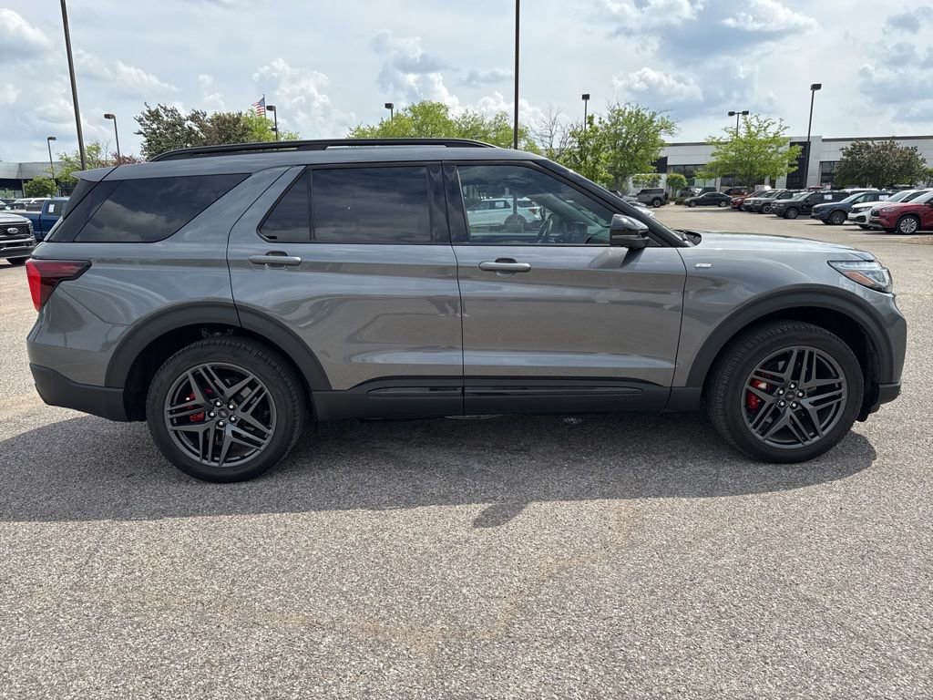 Used 2025 Ford Explorer ST-Line w/ Premium Package AWD/4WD image 13