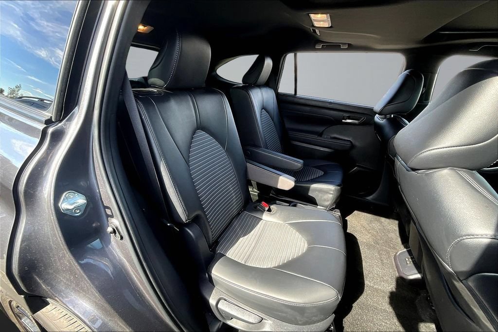 Used 2024 Toyota Highlander XSE AWD/4WD image 22