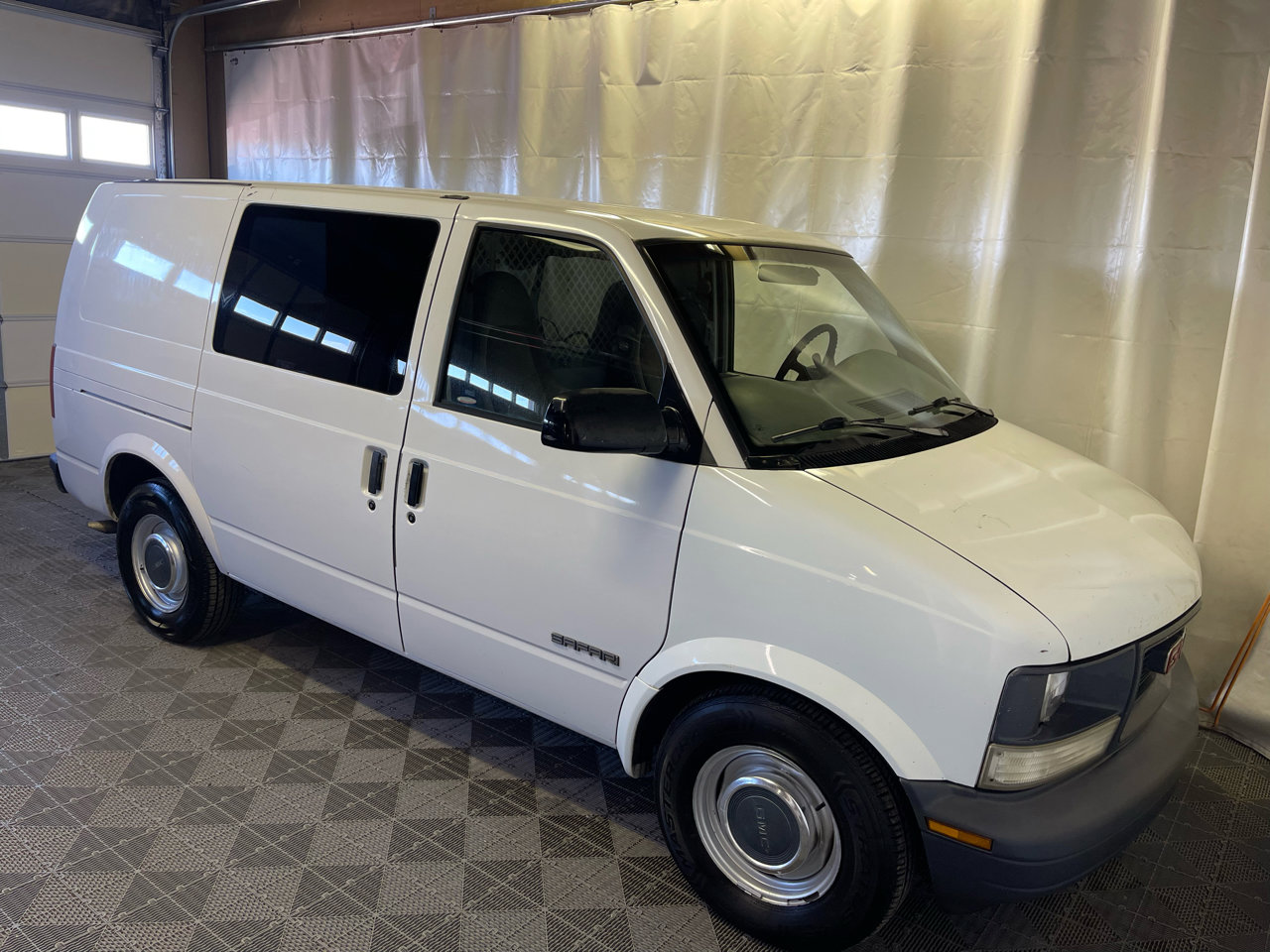 Used 1999 GMC Safari image 10
