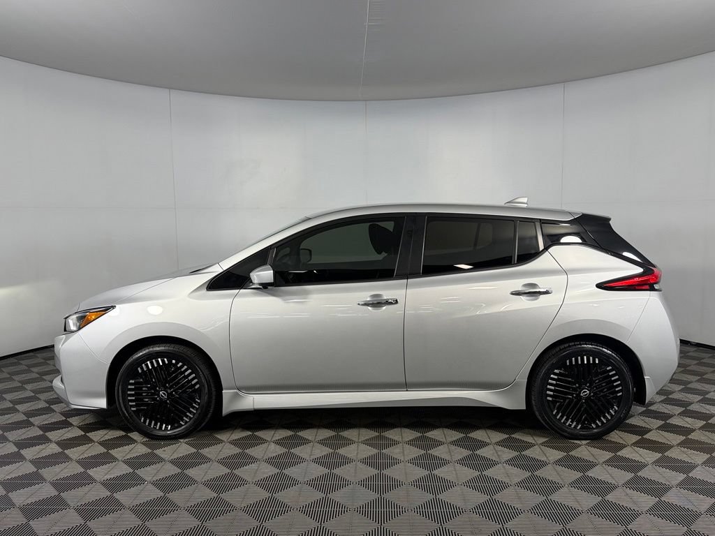 Used 2025 Nissan Leaf SV Plus FWD image 9