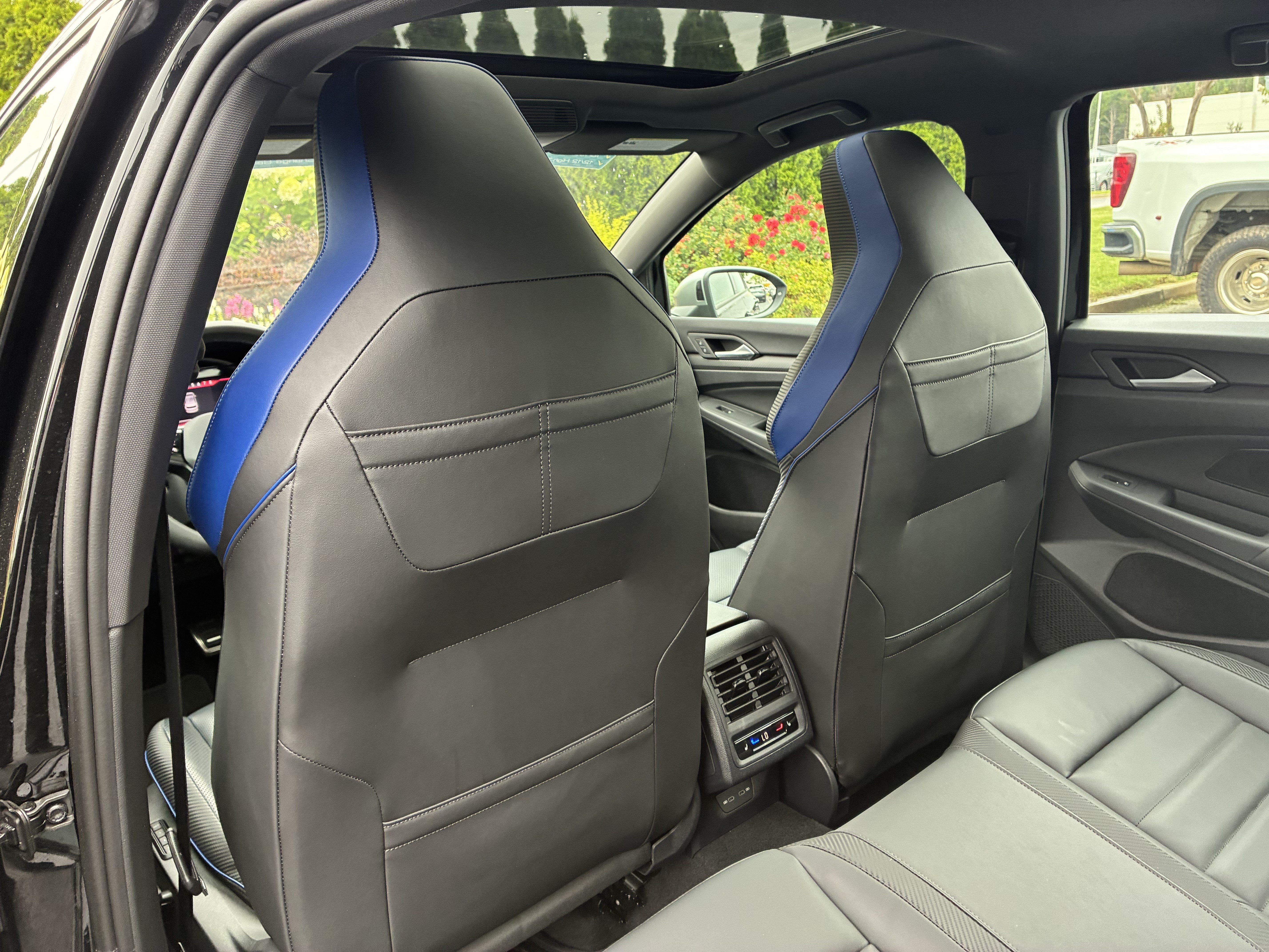 Used 2024 Volkswagen Golf R AWD/4WD image 13