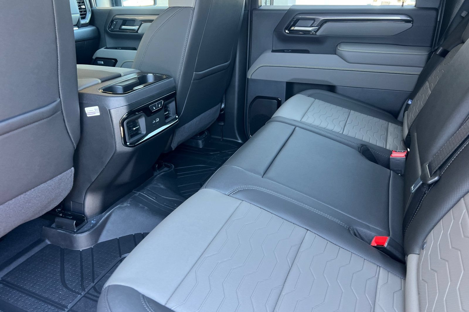 New 2026 Chevrolet Silverado 2500 ZR2 AWD/4WD image 9