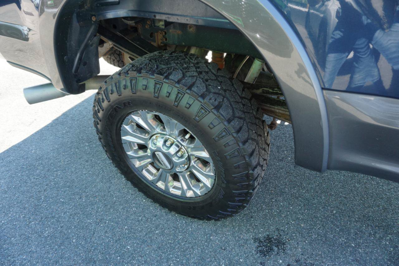 Used 2019 Ford F250 Lariat w/ Lariat Ultimate Package AWD/4WD image 6