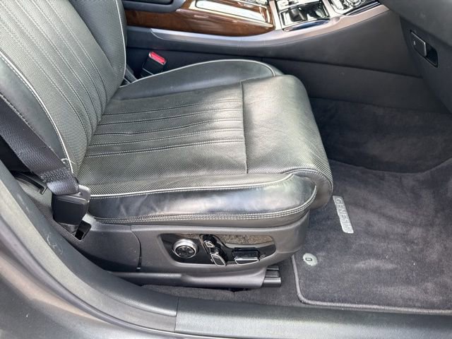 Used 2018 Genesis G90 3.3T Premium RWD image 12