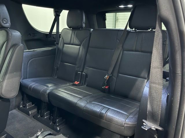 Used 2022 Chevrolet Suburban RST w/ Luxury Package AWD/4WD image 34