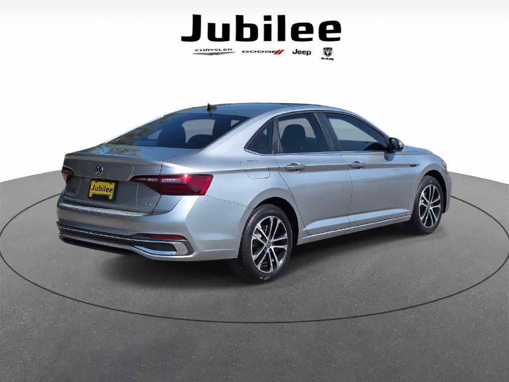 Used 2023 Volkswagen Jetta SEL FWD image 5