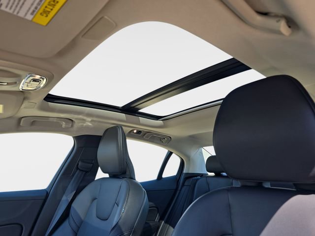 Used 2021 Volvo S60 T6 Momentum w/ Premium Package image 33