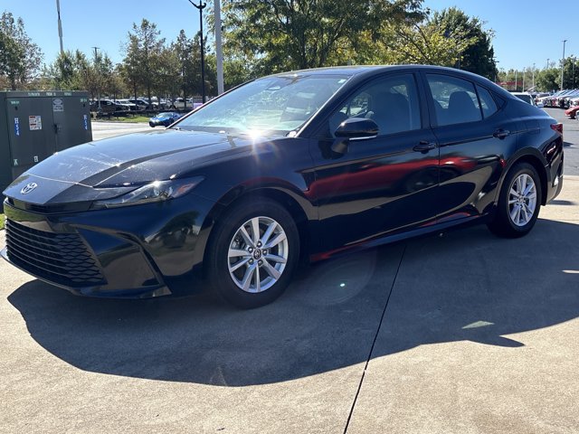 Used 2025 Toyota Camry LE FWD image 9