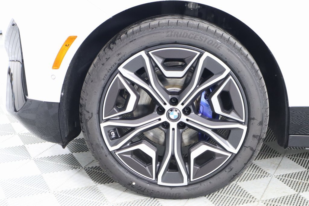 New 2025 BMW iX xDrive50 w/ Premium Package image 18