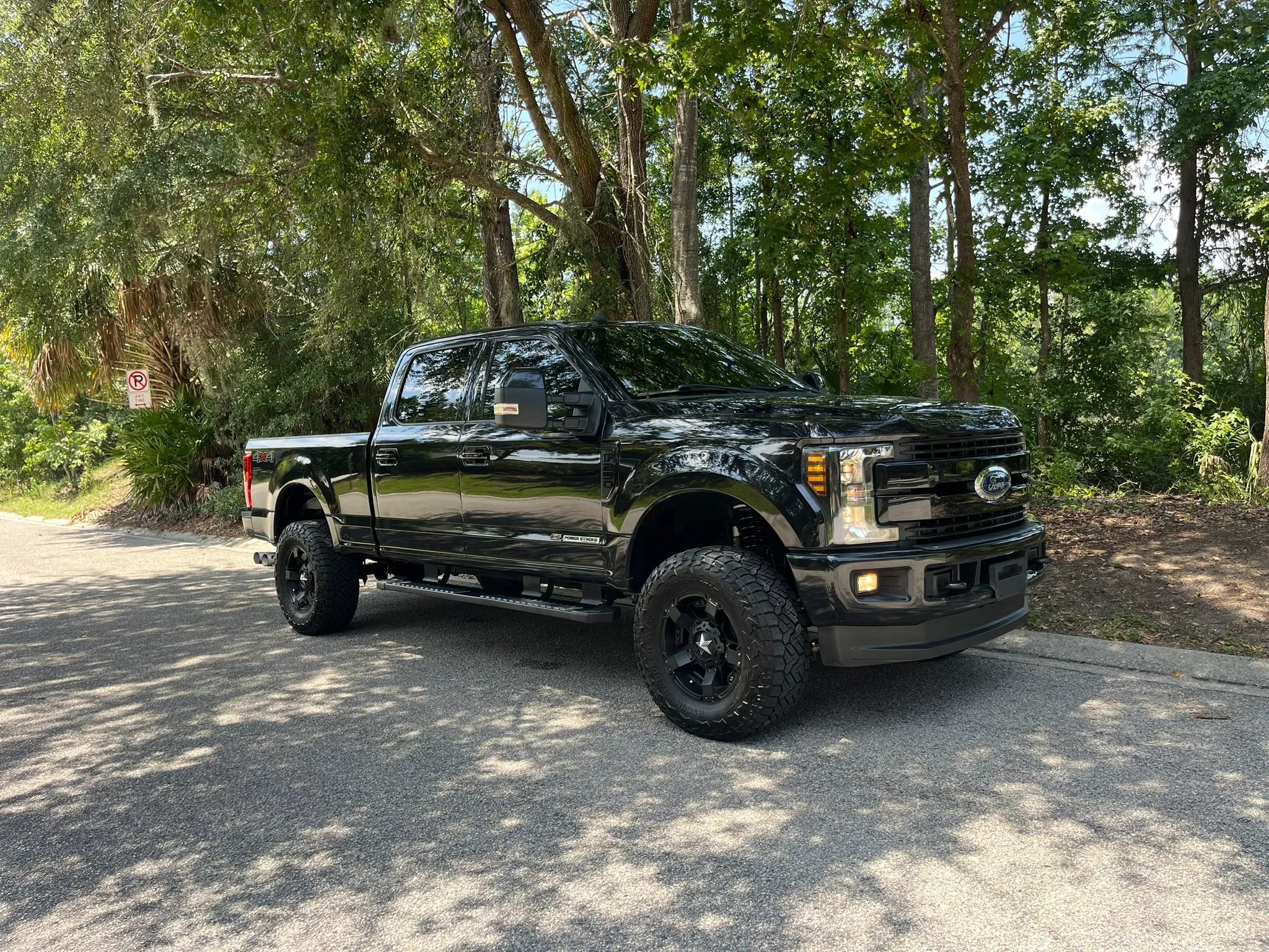 Used 2019 Ford F250 Lariat w/ Lariat Ultimate Package AWD/4WD image 8