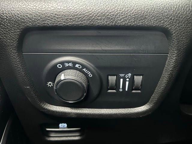 Used 2021 Jeep Grand Cherokee L Laredo image 31