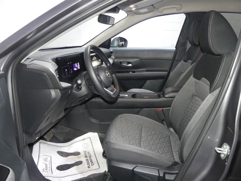 Used 2025 Nissan Kicks SV image 21