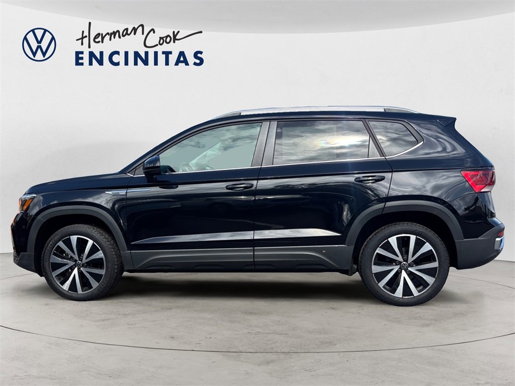 Used 2024 Volkswagen Taos SE image 2