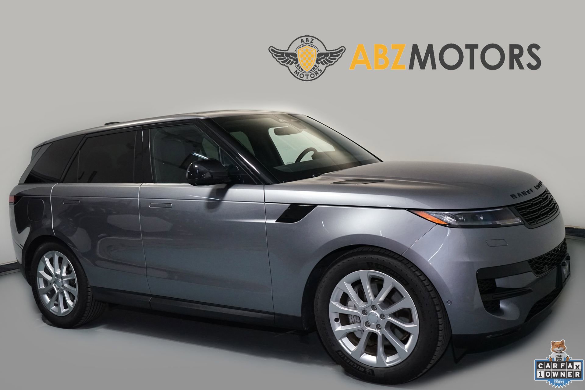 Used 2025 Land Rover Range Rover Sport SE image 1
