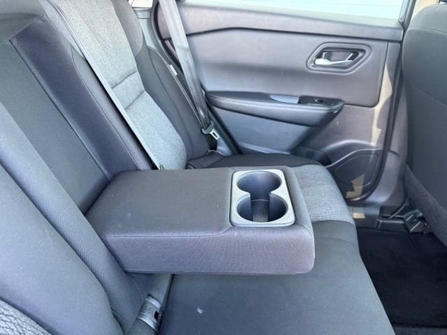 Used 2025 Nissan Rogue SV FWD image 13