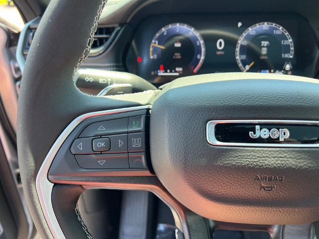 New 2026 Jeep Grand Cherokee Limited w/ Limited Altitude Package AWD/4WD image 16