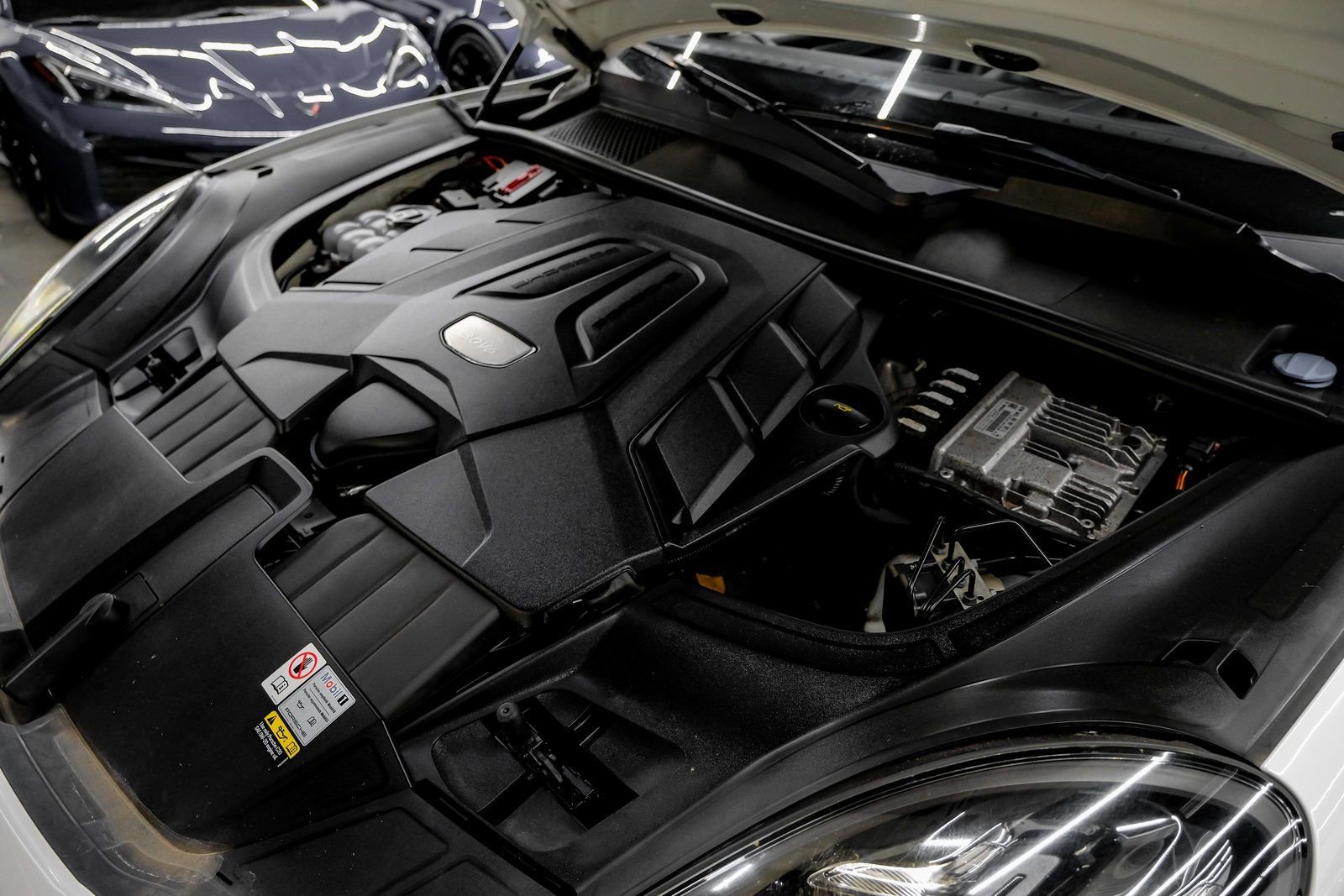 Used 2023 Porsche Cayenne Coupe image 62