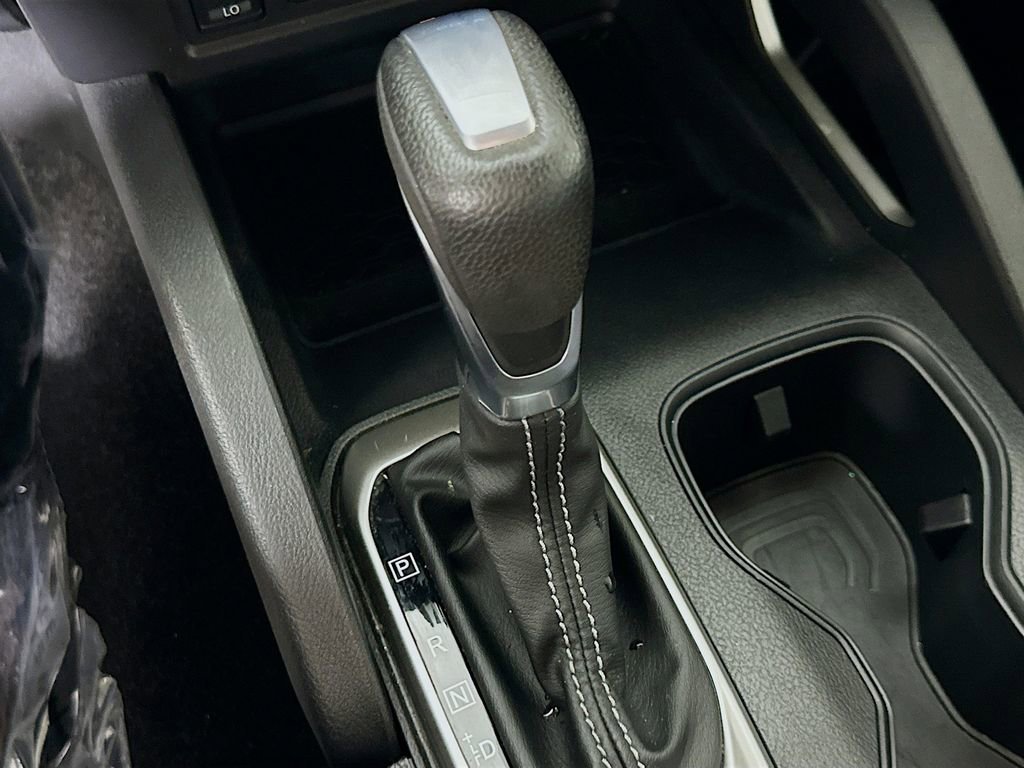 Used 2022 Nissan Frontier SV AWD/4WD image 32