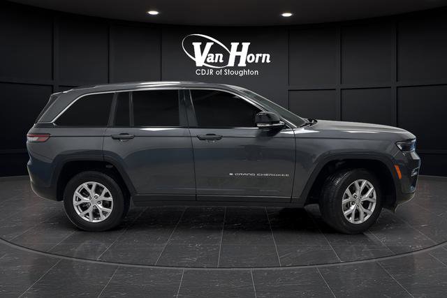 Used 2022 Jeep Grand Cherokee Limited image 2