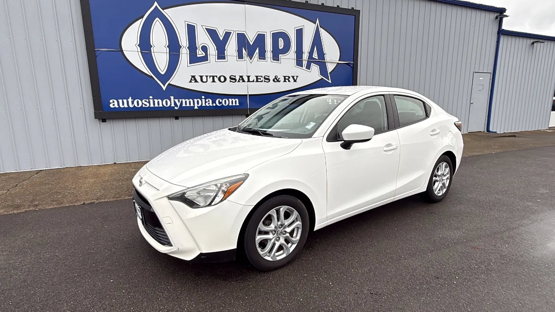 Used 2016 Scion iA FWD image 2