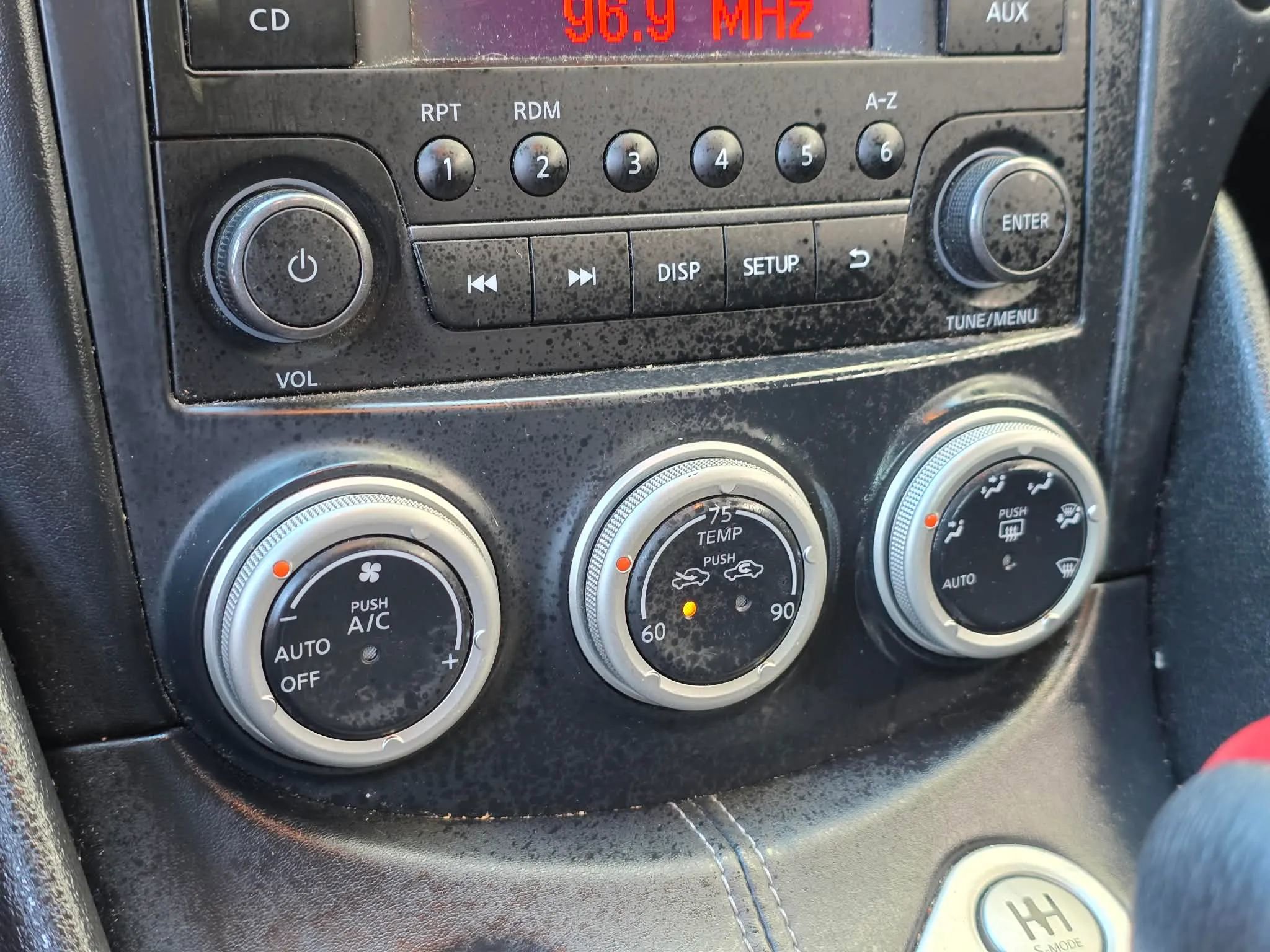 Used 2015 Nissan 370Z Coupe image 17