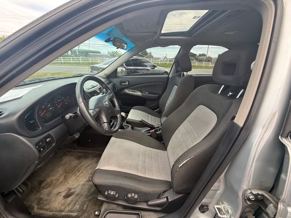 Used 2004 Nissan Sentra SE-R Spec V w/ Sunroof Pkg FWD image 12