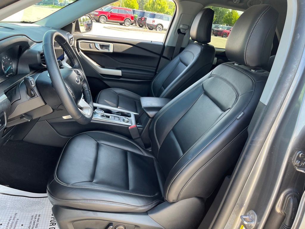 Used 2023 Ford Explorer XLT w/ Equipment Group 202A image 25