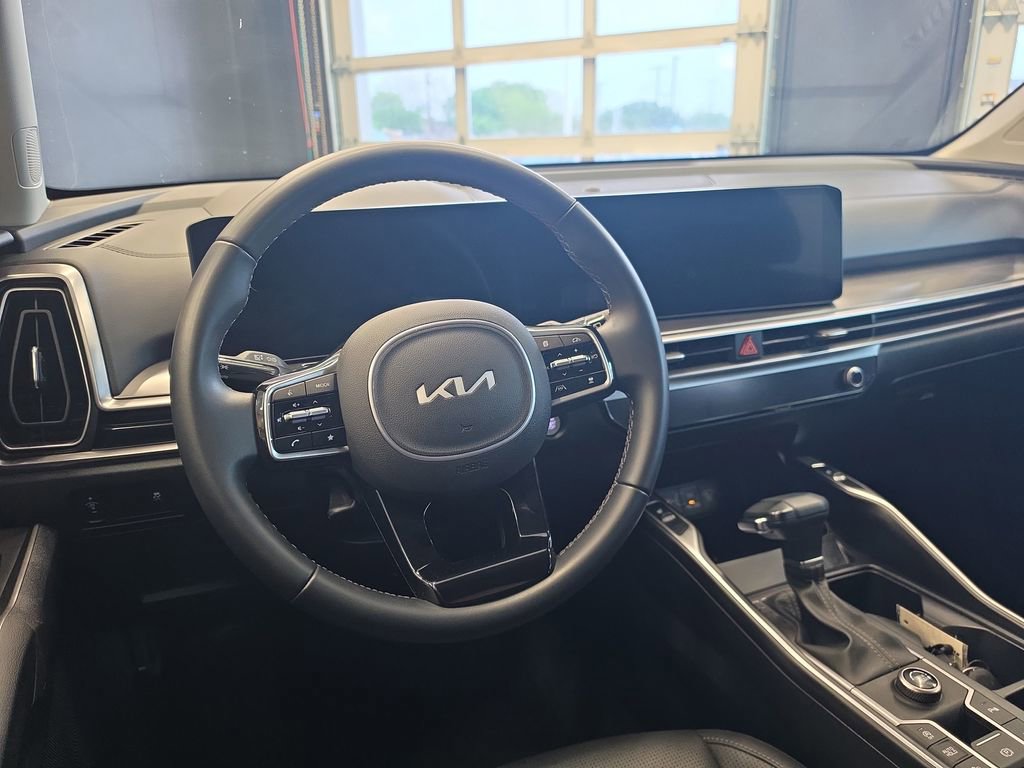 Used 2025 Kia Sorento S w/ Panoramic Sunroof Package image 16