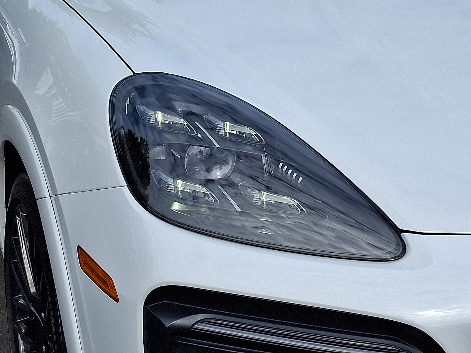 Used 2022 Porsche Cayenne GTS AWD/4WD image 9