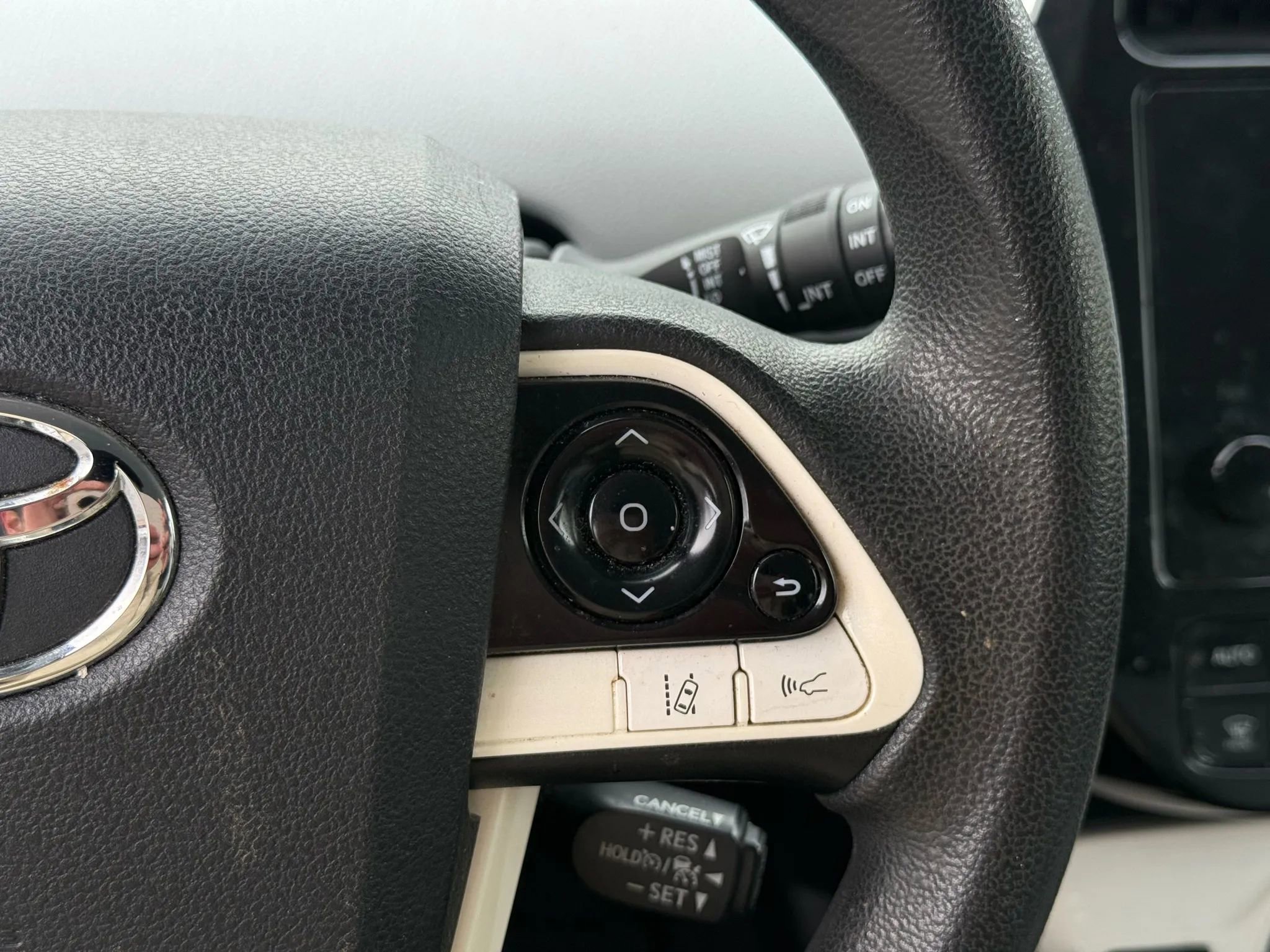 Used 2018 Toyota Prius Two image 34