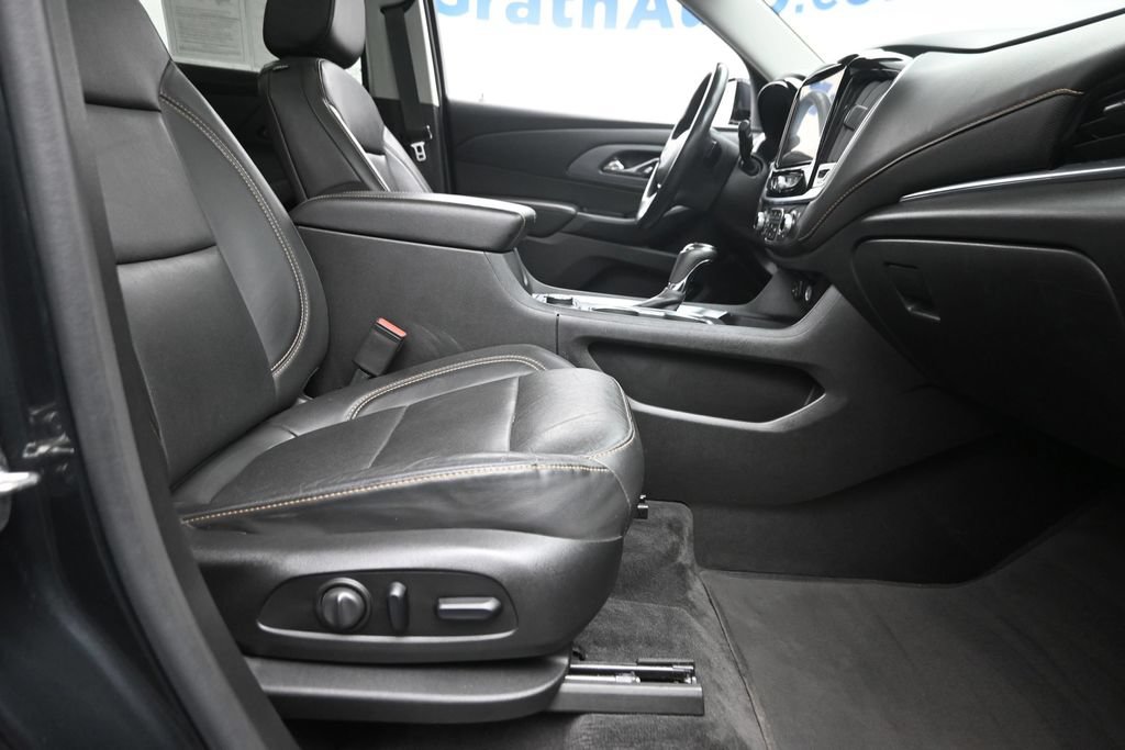 Used 2020 Chevrolet Traverse Premier AWD/4WD image 9