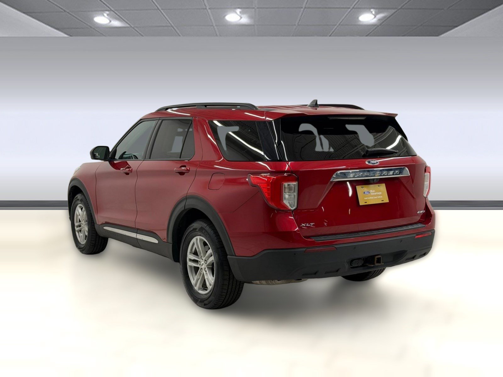 Certified 2022 Ford Explorer XLT w/ Class IV Trailer Tow Package AWD/4WD image 2