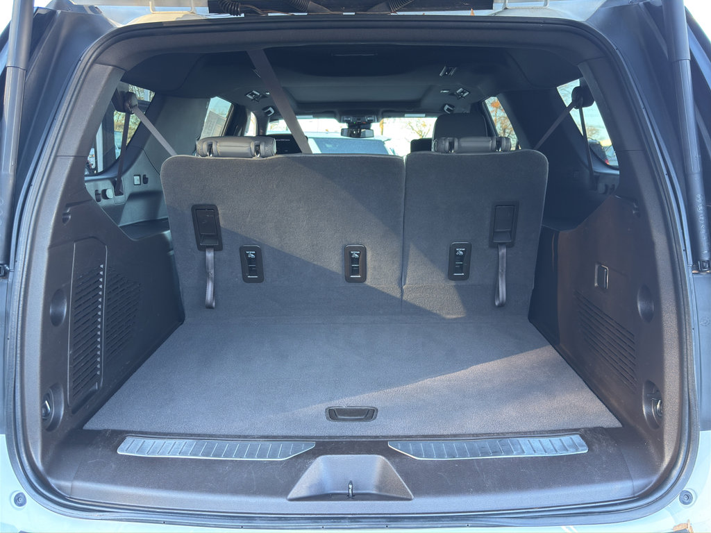 Used 2023 Chevrolet Suburban Z71 image 8