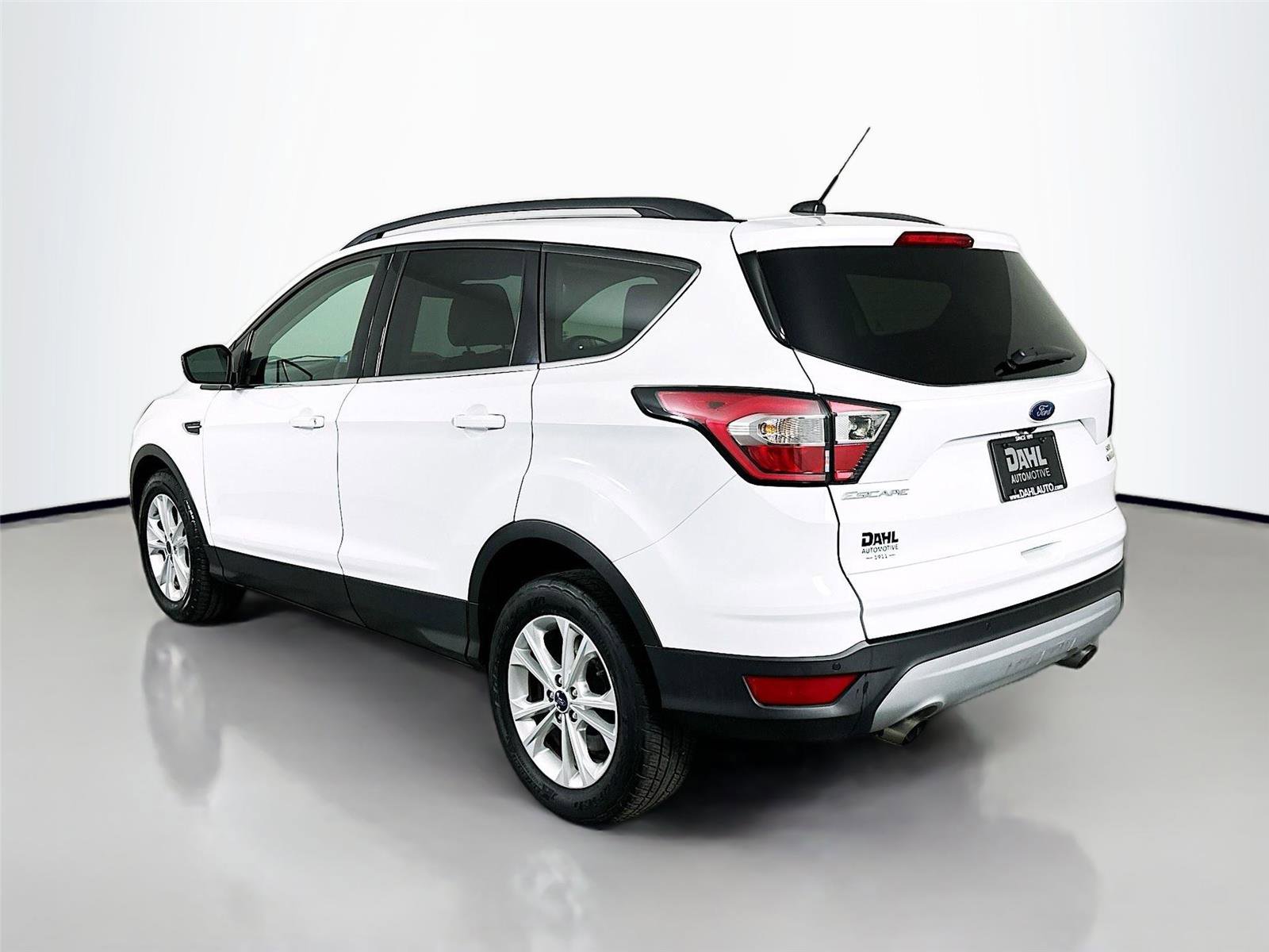 Used 2017 Ford Escape SE w/ Equipment Group 201A image 10