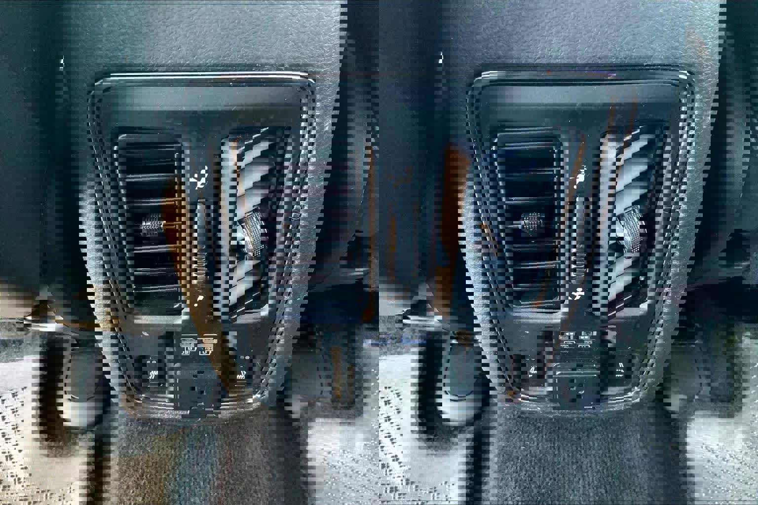 Used 2016 Jeep Grand Cherokee Limited w/ Trailer Tow Group IV image 30