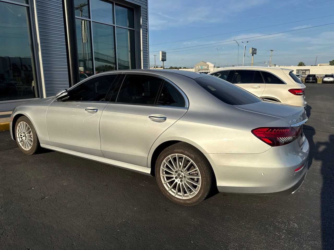 Used 2022 Mercedes-Benz E 350 4MATIC Sedan image 10