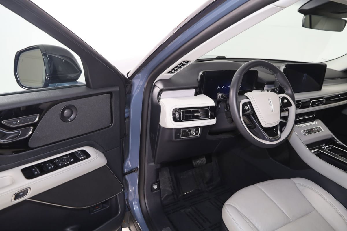 Used 2025 Lincoln Aviator Reserve w/ Illumination Package AWD/4WD image 52