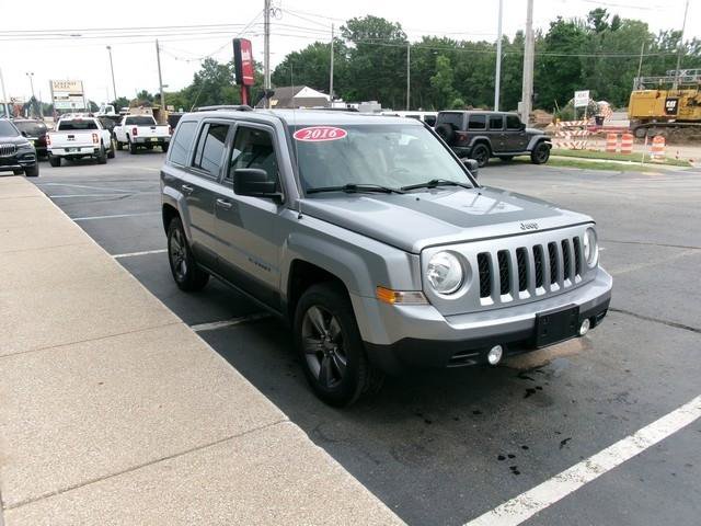 Used 2016 Jeep Patriot Sport w/ Power Value Group AWD/4WD image 4