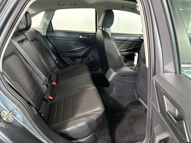 Used 2023 Volkswagen Jetta SE image 26
