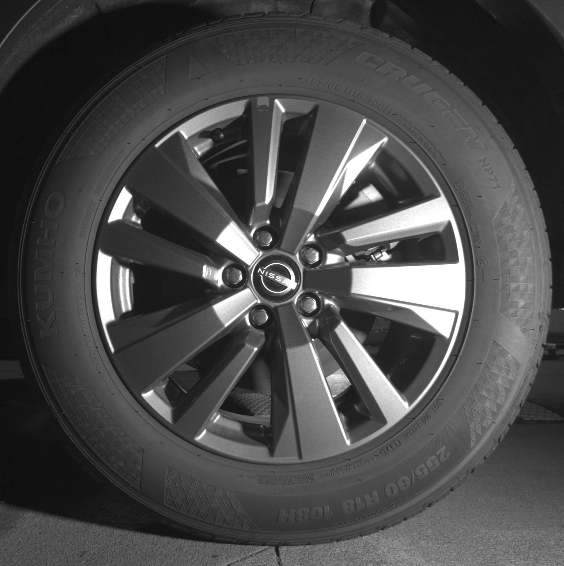 Used 2025 Nissan Pathfinder SV image 14