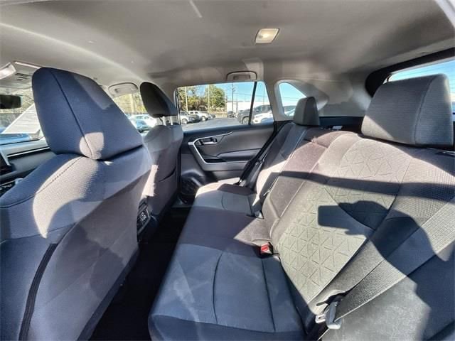 Used 2023 Toyota RAV4 AWD Hybrid image 30