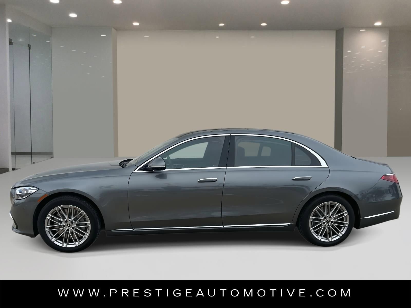 Used 2023 Mercedes-Benz S 580 4MATIC Sedan image 2