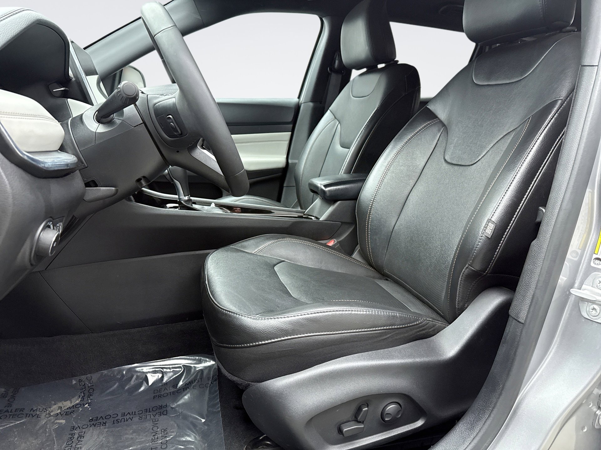 Used 2023 Jeep Compass Limited image 11