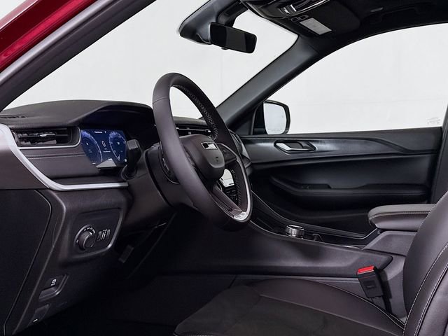 New 2025 Jeep Grand Cherokee L Altitude image 9