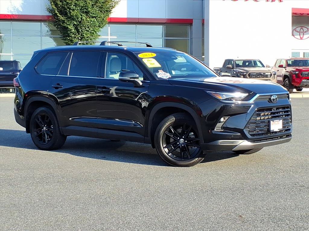 Used 2024 Toyota Grand Highlander AWD image 2