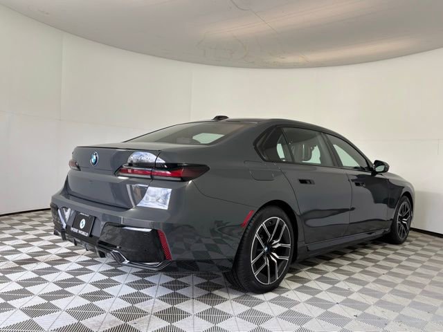 Used 2024 BMW i7 xDrive60 w/ Executive Package image 7