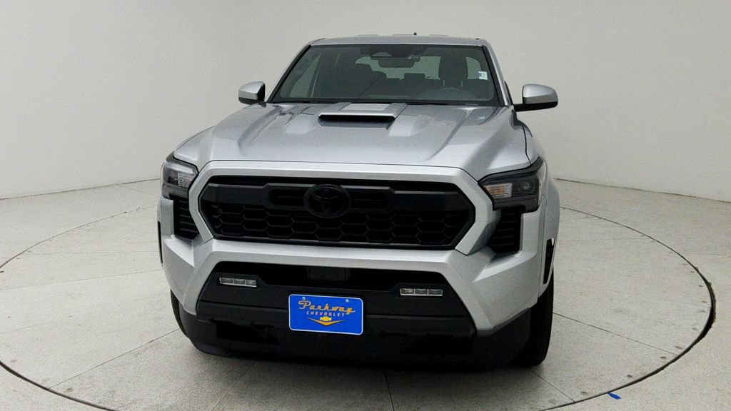 Used 2024 Toyota Tacoma TRD Sport RWD image 2
