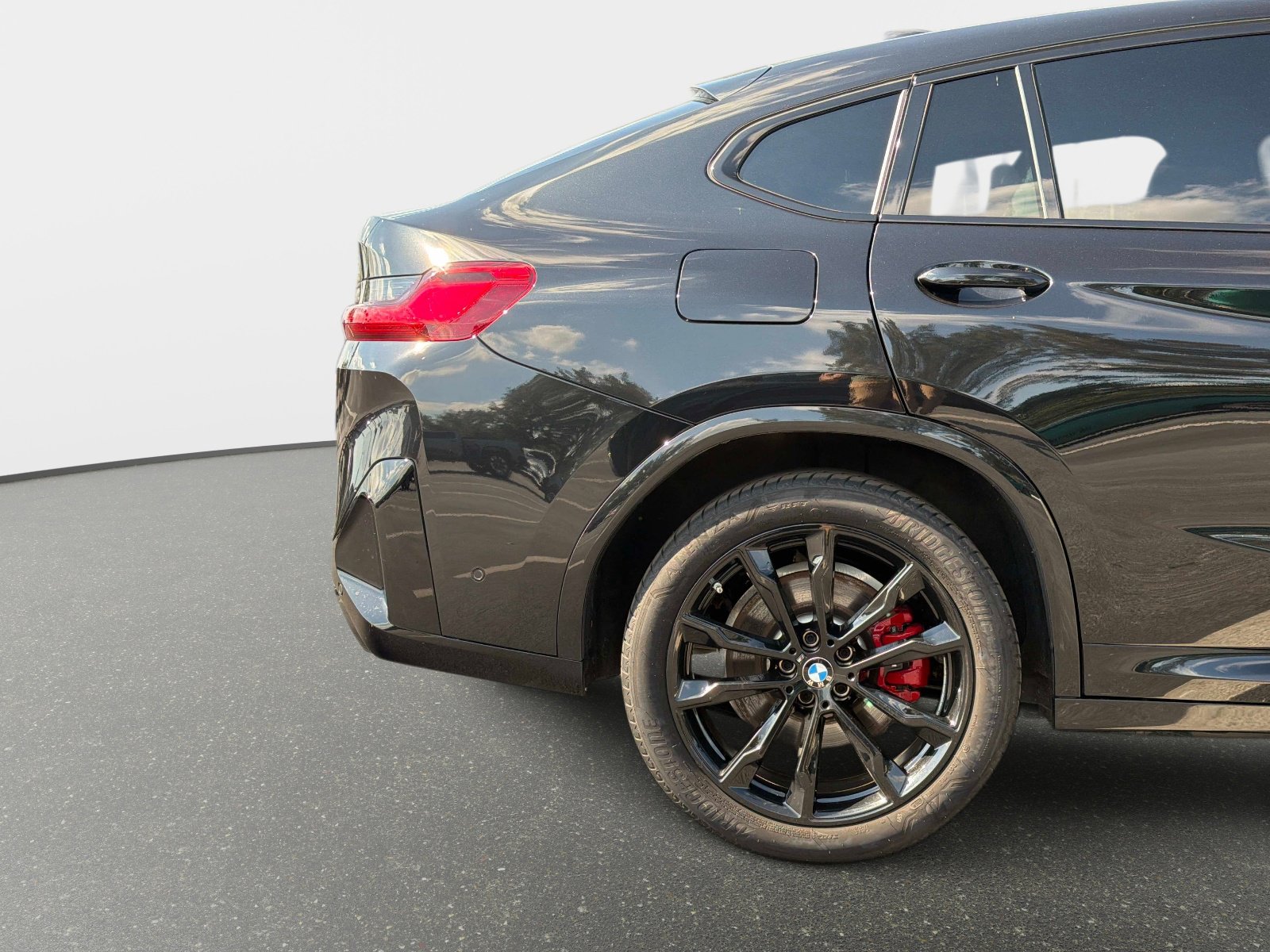 Used 2023 BMW X4 M40i image 18