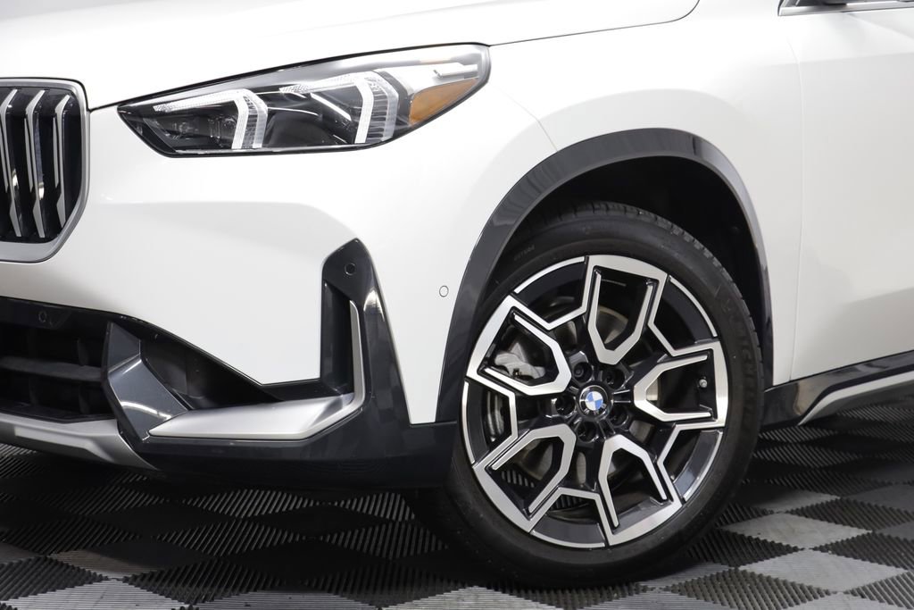 Certified 2025 BMW X1 xDrive28i w/ Technology Package AWD/4WD image 3